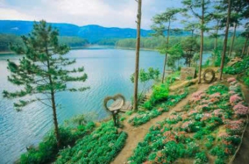Da Lat Park Square thumb