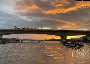 Floating market thumb