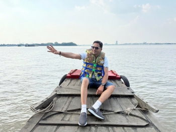 Floating market thumb