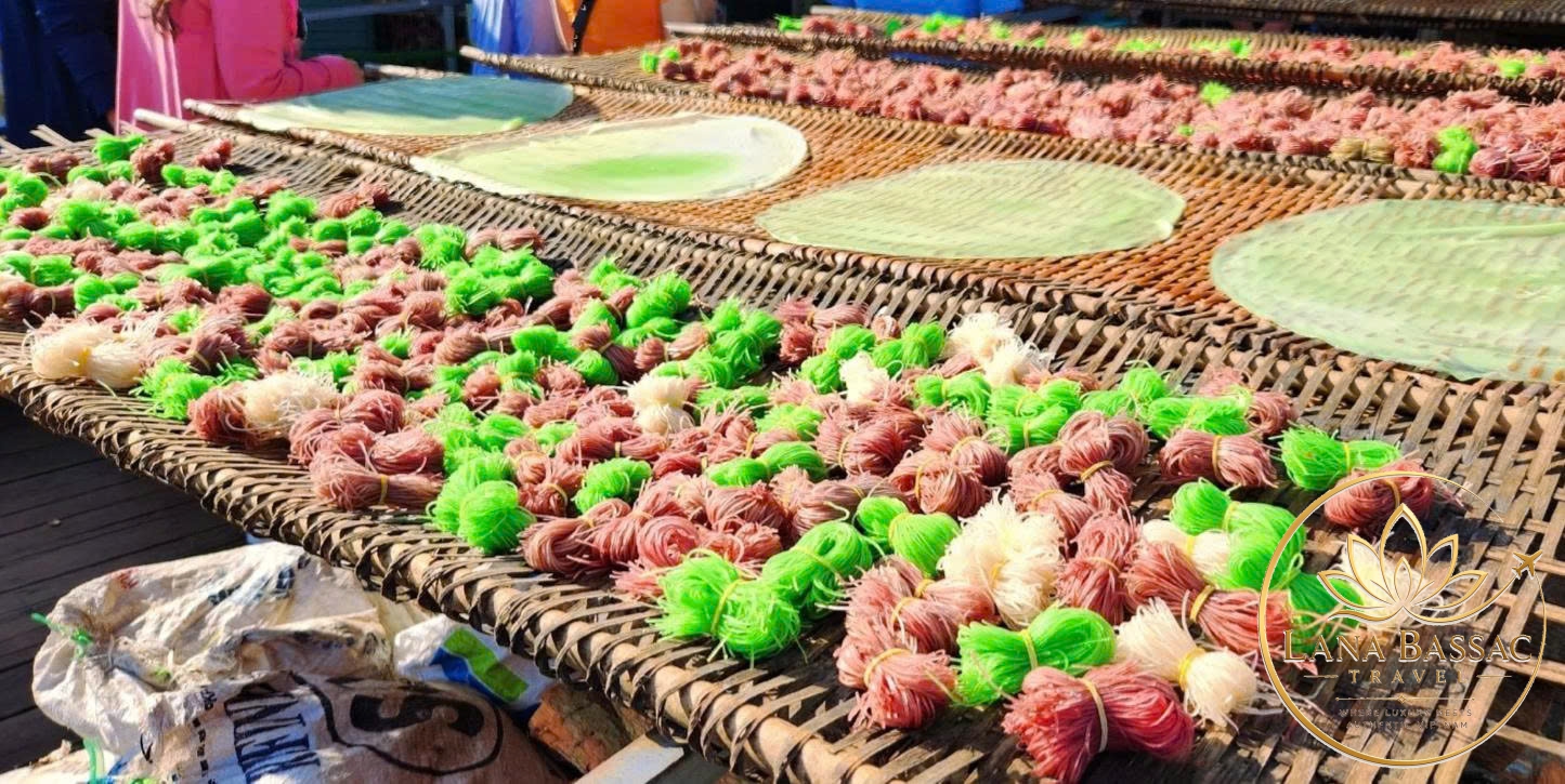 Floating market